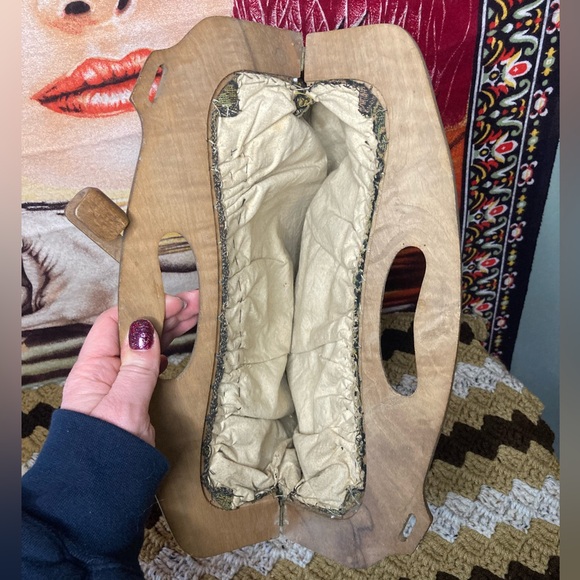 vintage 40s 50s tapestry handbag w/ unique wooden handle - Picture 5 of 7